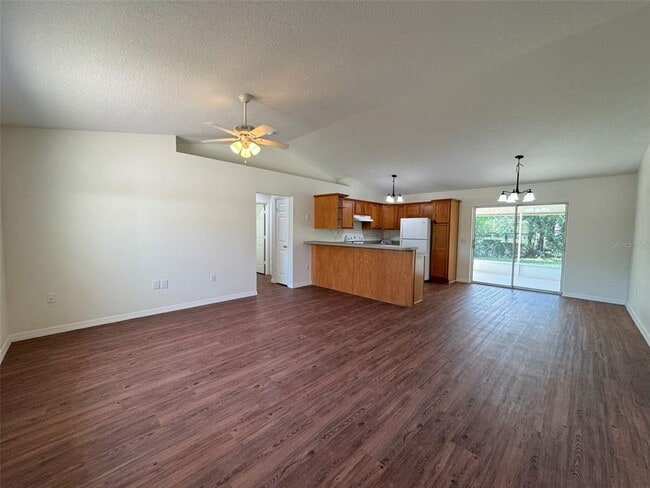 Photo - 519 Hemlock St