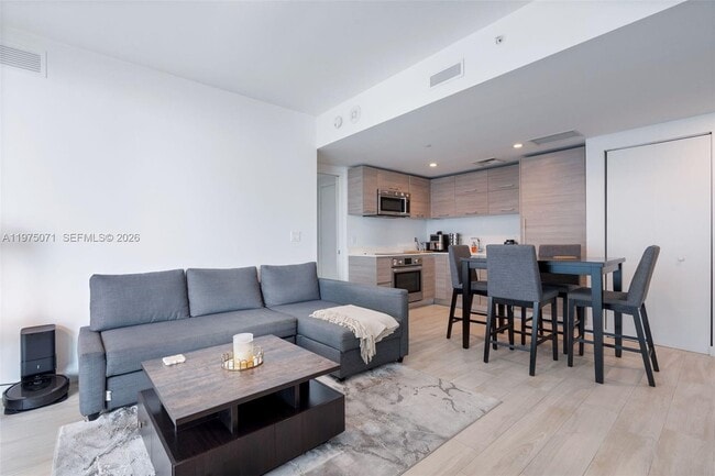 Building Photo - 1300 S Miami Ave Unit 2807