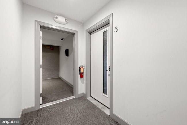 Building Photo - 443 Millwood Ave Unit 3