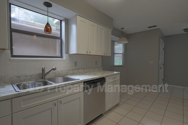 Photo - 6175 Sequoia Dr