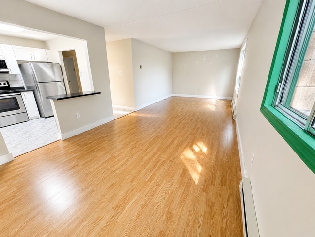 Building Photo - 56 Donald St Unit 306