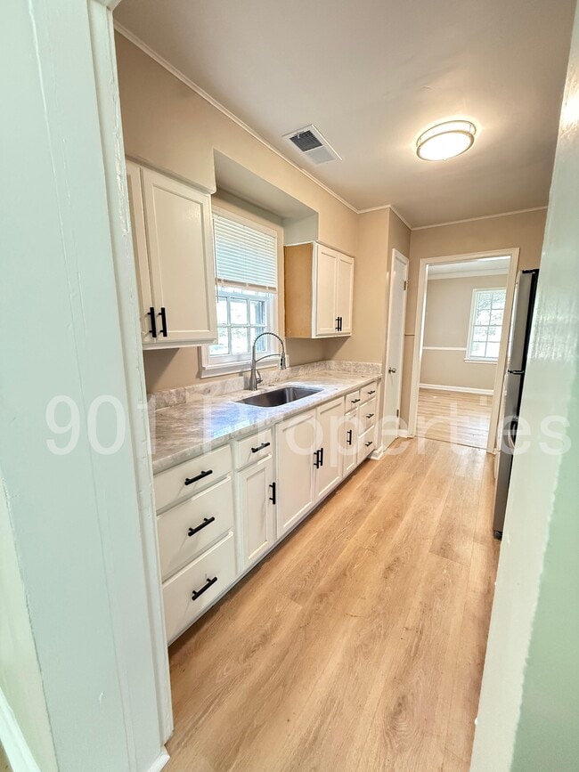 Photo - 814 Colonial Rd