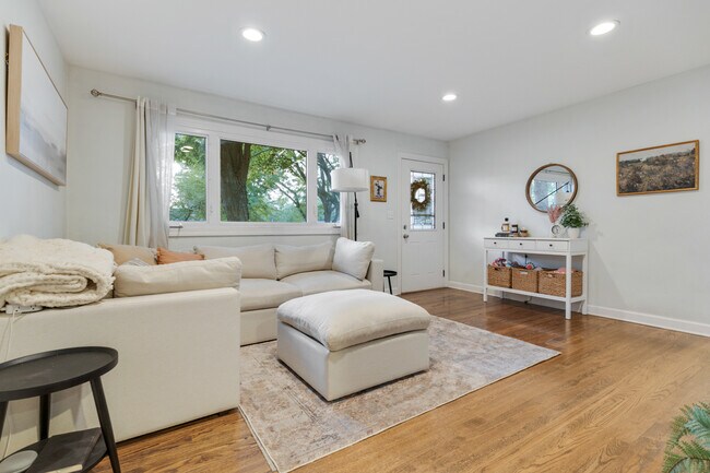 Photo - 328 S 14th St