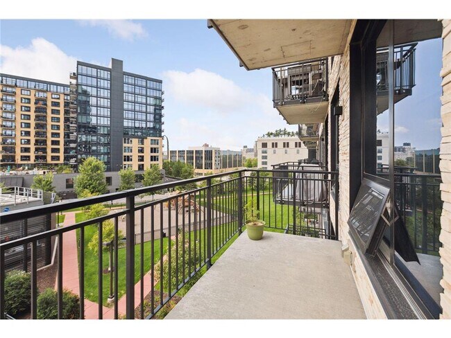 Photo - 1240 S 2nd St Unidad 308