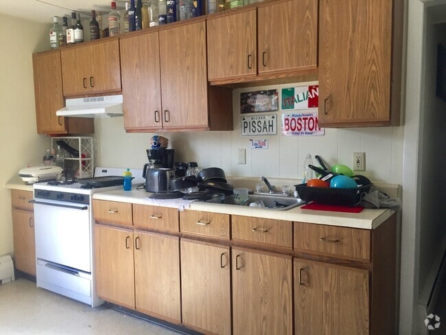 Building Photo - 204 Green St Unit B Rental