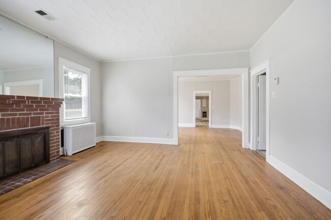 Photo - 801 Annapolis Rd