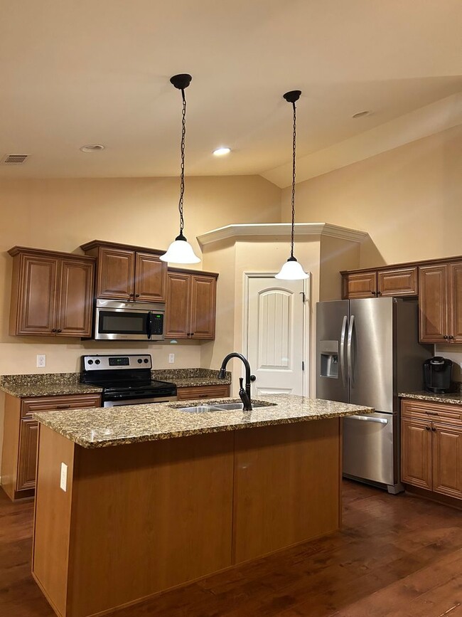 Photo - 2218 Turnbury Lane