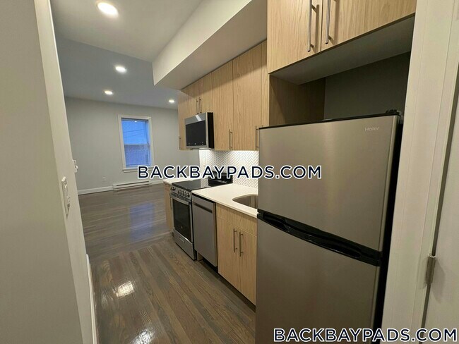 529 Beacon St Unit 1