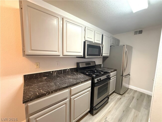 Photo - 5125 W Reno Ave Unidad 2057