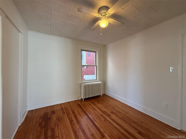 Photo - 40 N Clover St