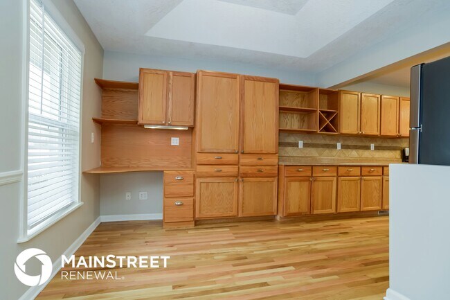 417 NE Colonial Ct