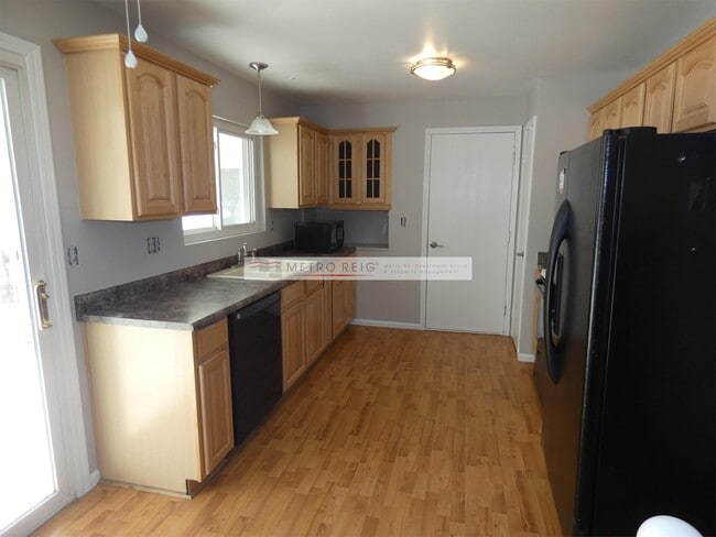 Photo - 890 Lilac St