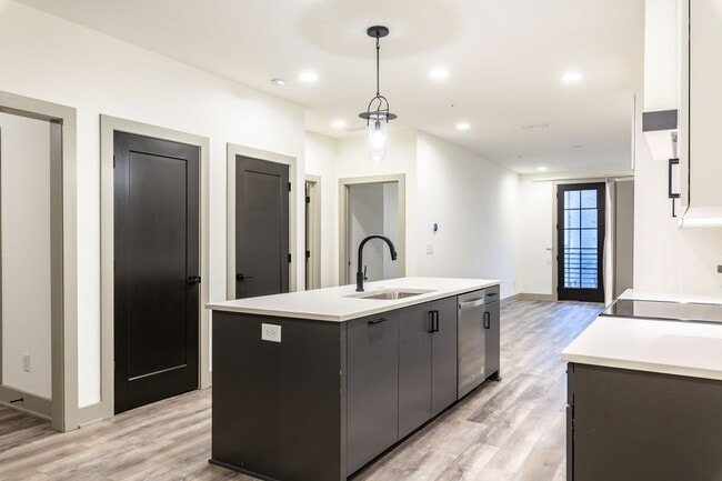 Photo - Gorgeous 1 Bed/1 Bath in Edgewood!