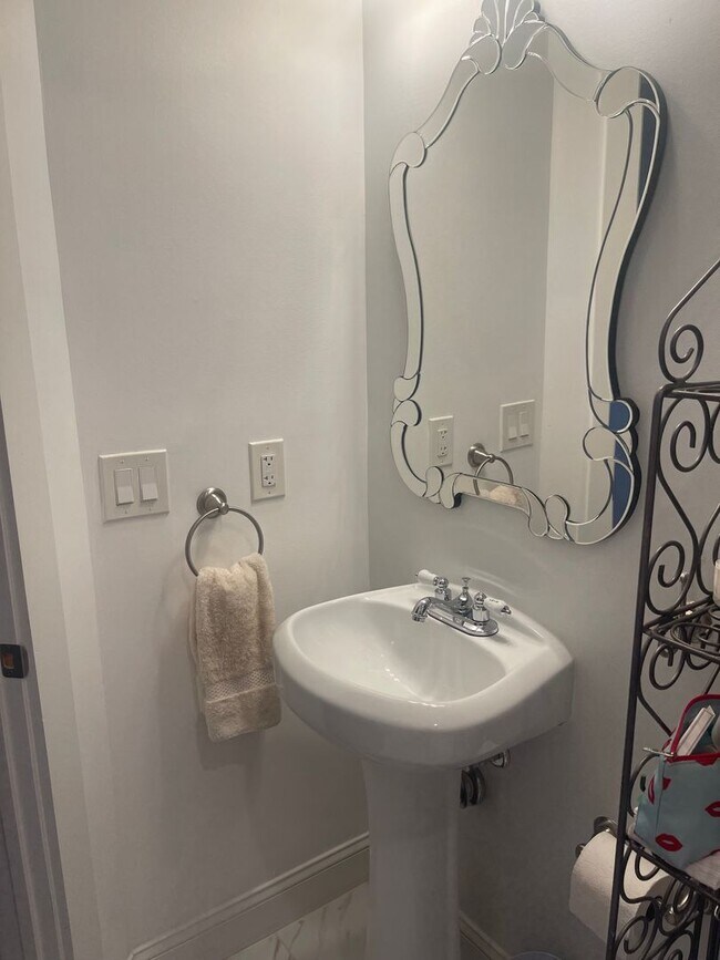 Photo - 147 Rhode Island Ave NW