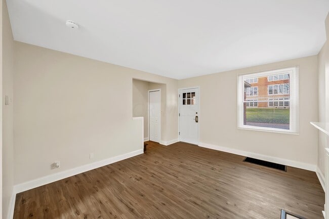 Photo - 109 E Arcadia Ave