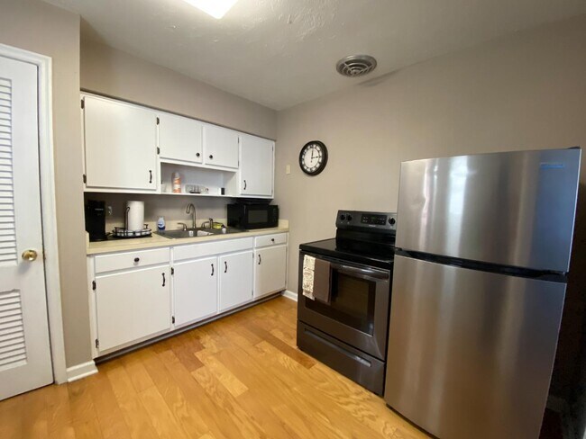 610 Woodfin Rd