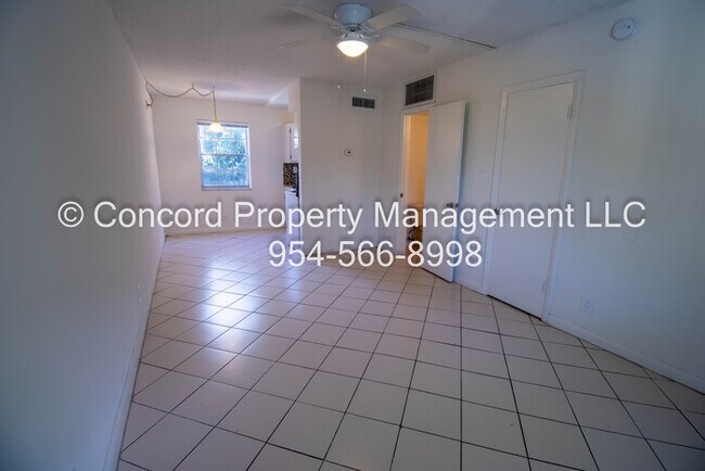 Photo - ASK ABOUT OUR SPECIALS! 2/1.5 Townhouse St... Unit 208