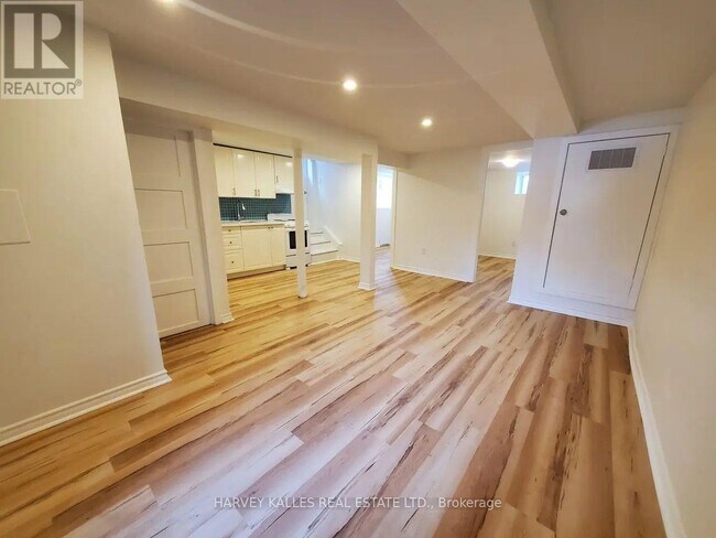 Photo - 17 Alberta Ave