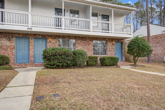 Photo - 400 Crestview Dr Townhome