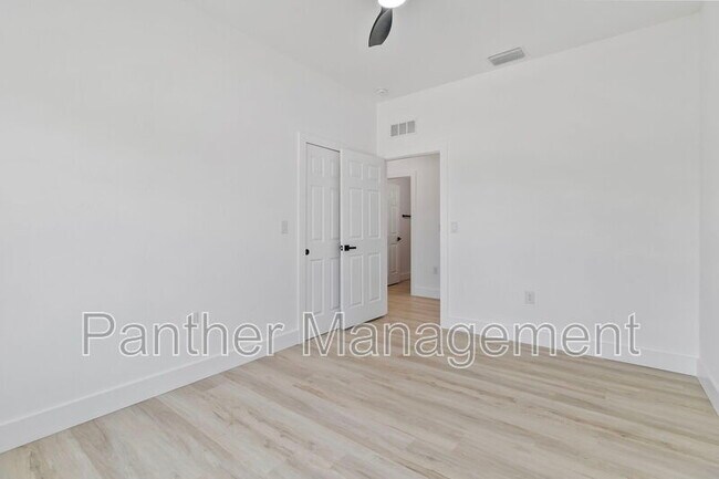 Photo - 8249 Dimstead St