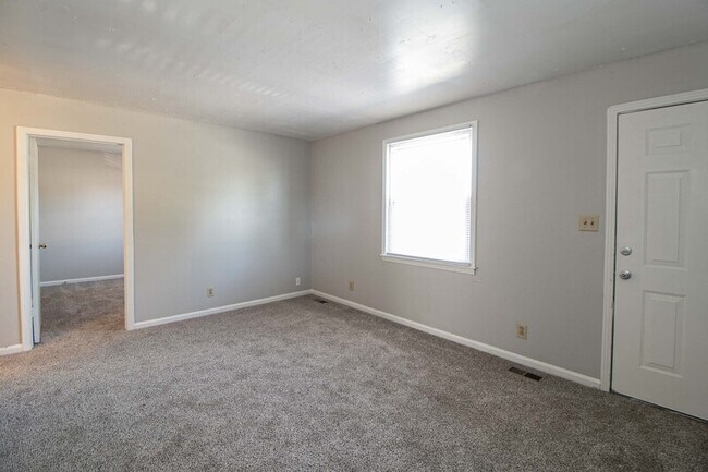 Photo - 811-D Golfview Place