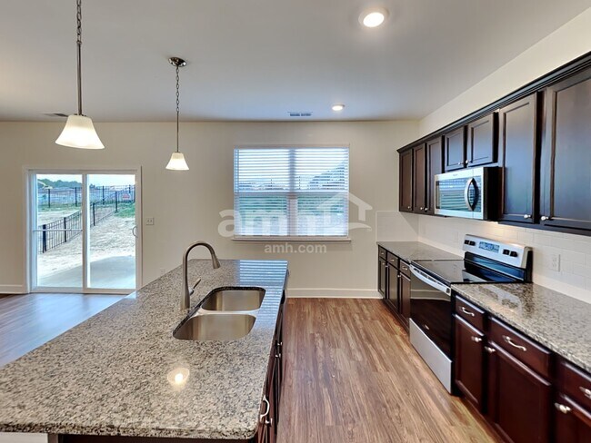 Photo - 2537 Highwood Blvd