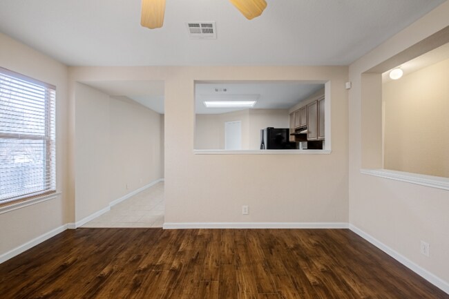 Photo - 240 Myrtle St