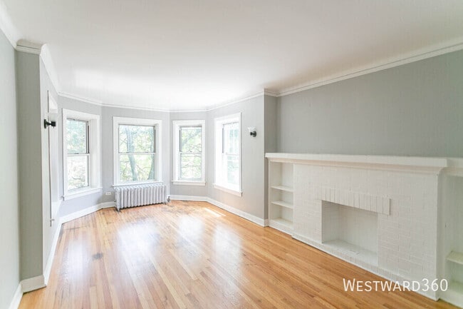 Photo - 7646 N Greenview-3 Unit 3