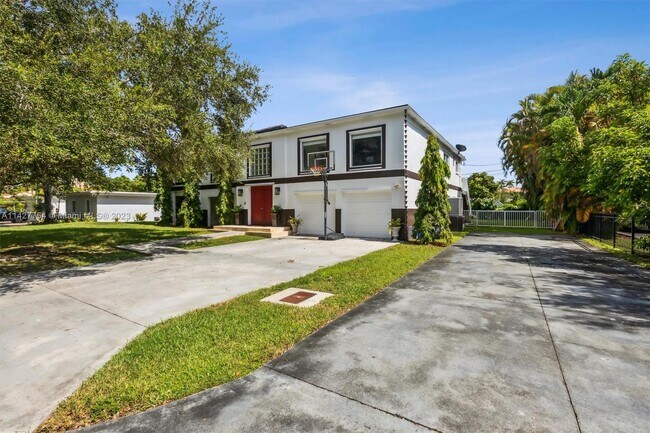 Photo - 6300 SW 144th St