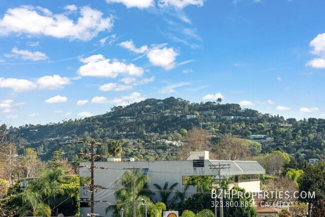 Building Photo - 4429 Tujunga Ave