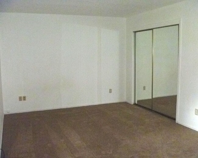 Photo - Southwood Glen - Newly painted!!