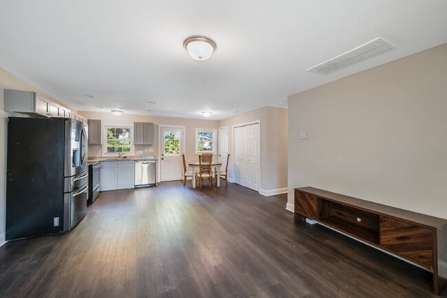 Photo - 912 Joyner St
