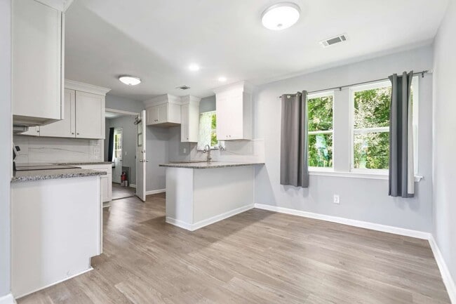 Photo - 4421 Jenwood St