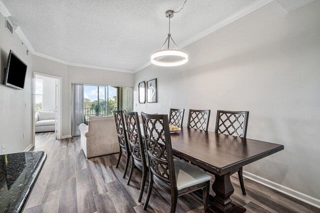 Photo - 2040 Greenview Shores Blvd