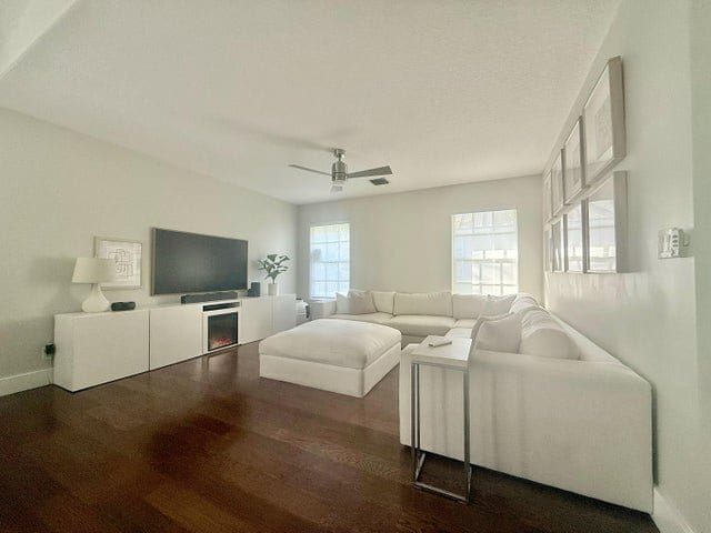 Photo - 1774 Primrose Ln