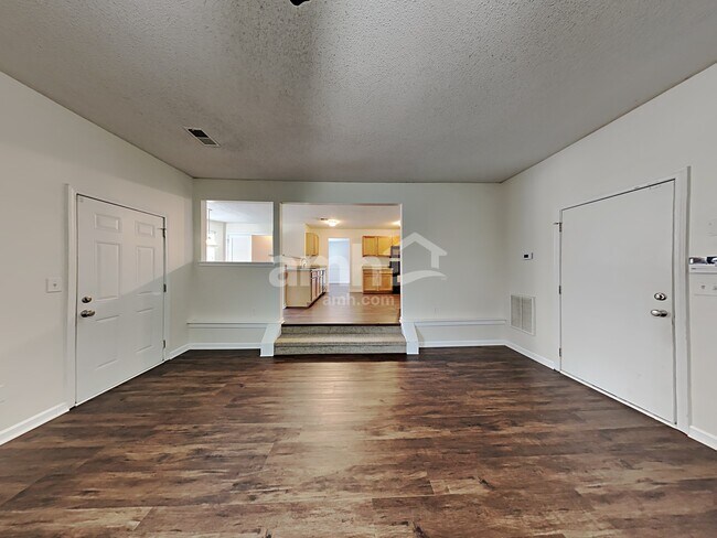 Photo - 4518 Persian Ct SW