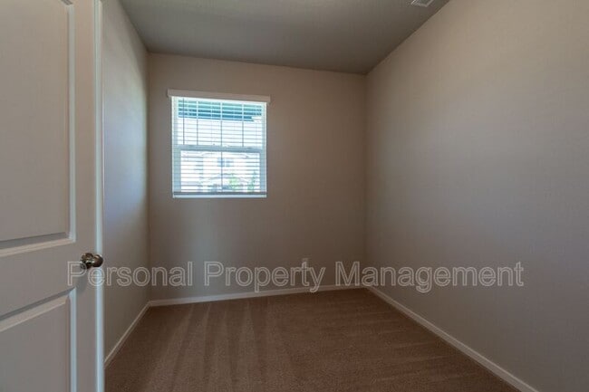 Photo - 1708 NE Pioneer Ln