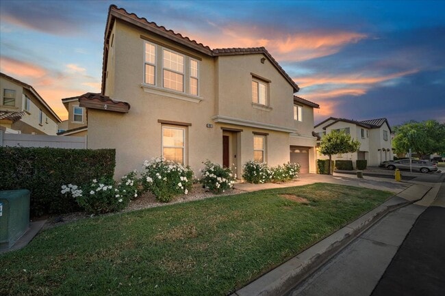 Building Photo - Beautiful 4 bedroom home in gated community