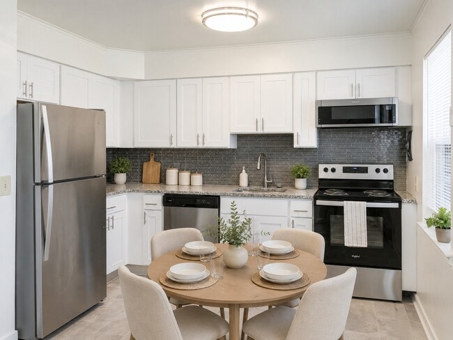 Building Photo - Eatoncrest Apartment Homes
