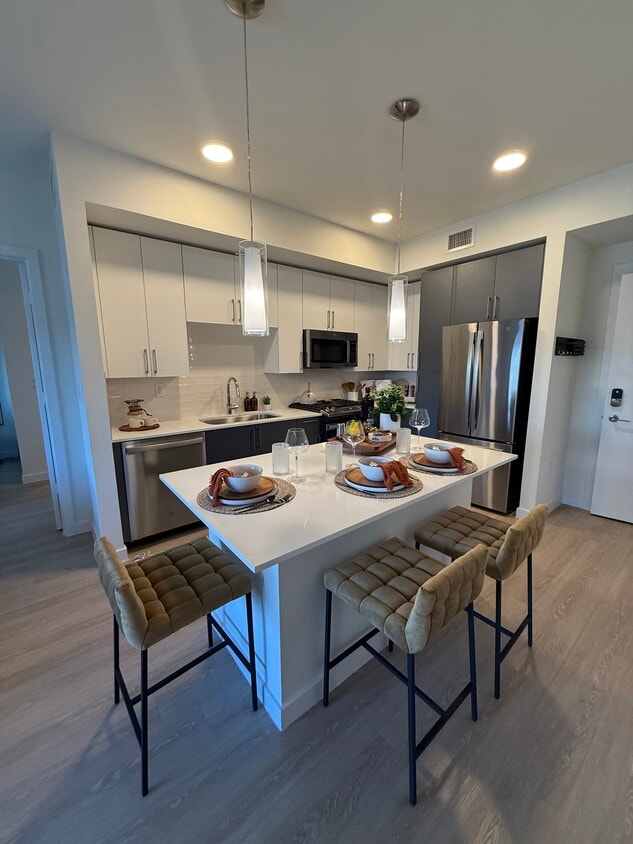 Photo - 2551 NE 195th St (Miami, FL)