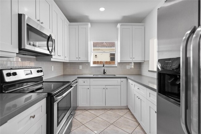 Photo - 2870 SW 21st St