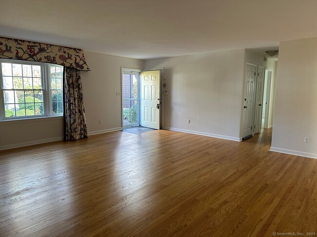 Photo - 7 Wilshire Rd Unit 7