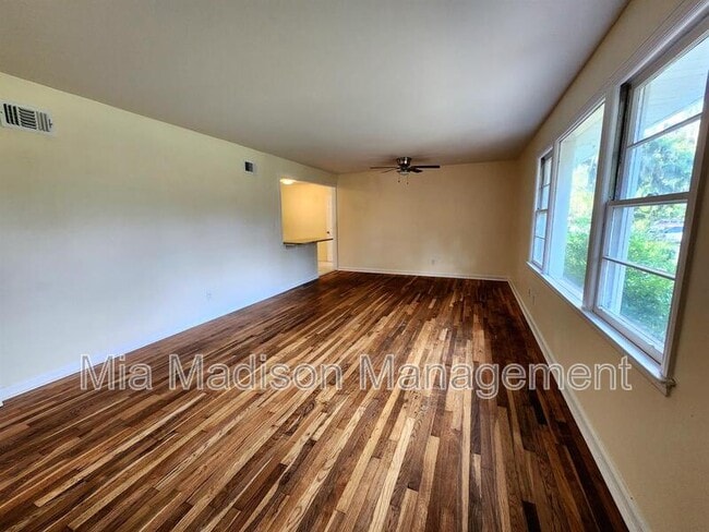 Photo - 2108 E 65th St