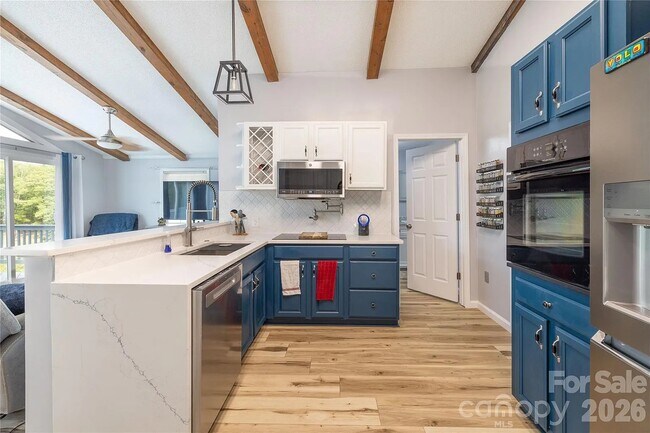 138 Strand Dr