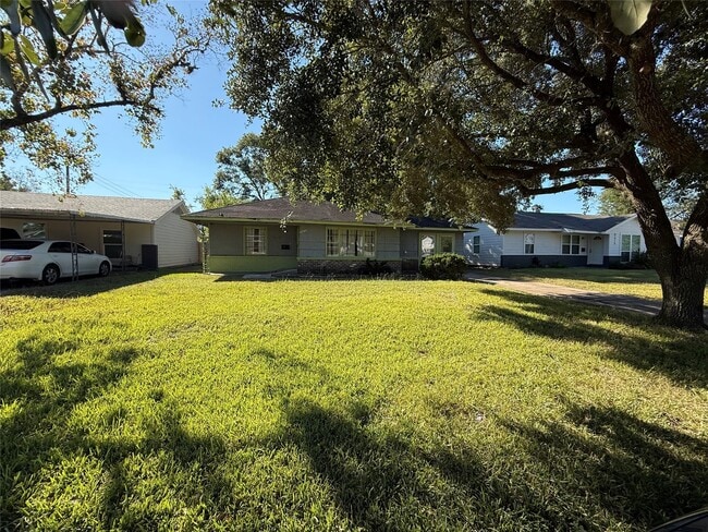 Building Photo - 5614 Ricky St