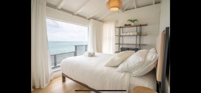 Photo - Fully furnished, stunning oceanfront home ...