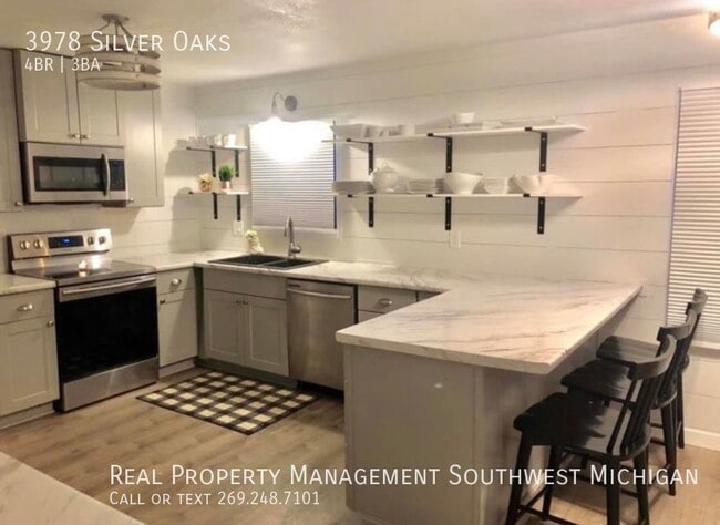 Building Photo - 3978 Silver Oaks Dr