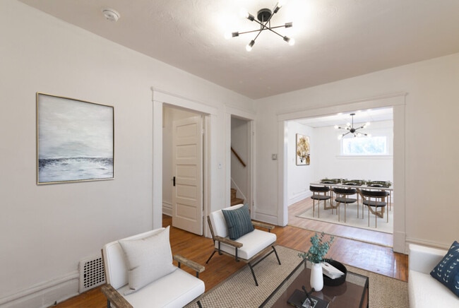 Photo - 418 W Saginaw St