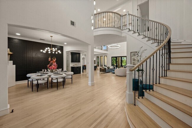 Photo - 320 W Highland St