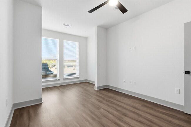 Photo - 1950 Winrock Blvd Unit b2